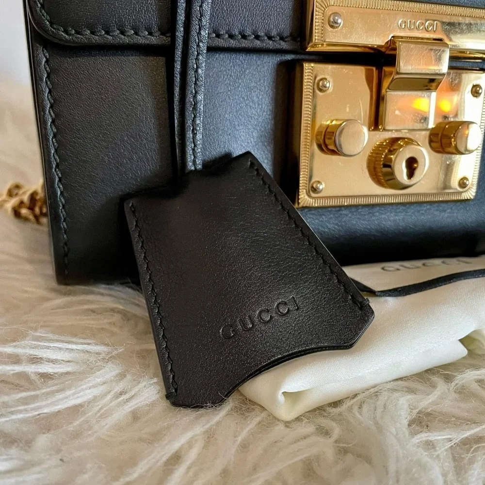 SOLD‼️Gucci Small Padlock Leather Shoulder bag - Picture 6 of 11